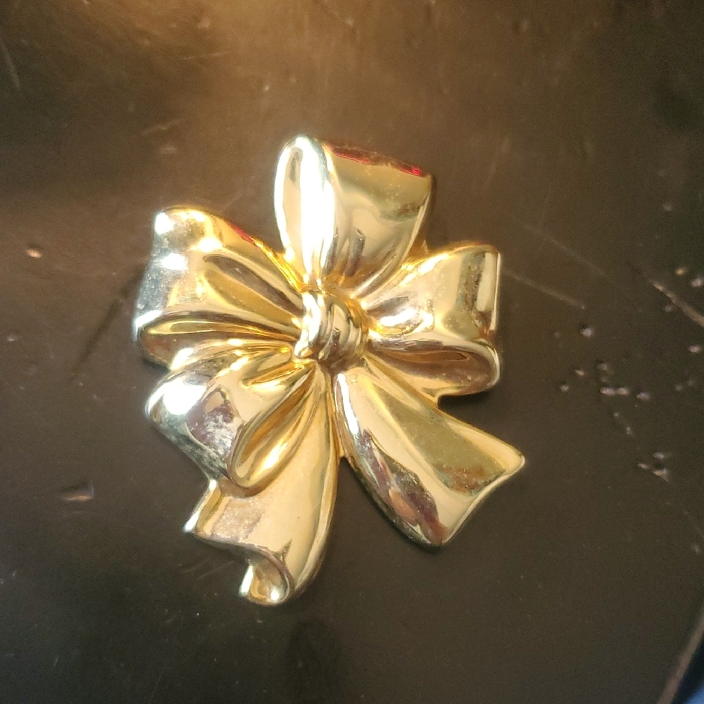 Vintage Gold Bow Brooch From The 80s.